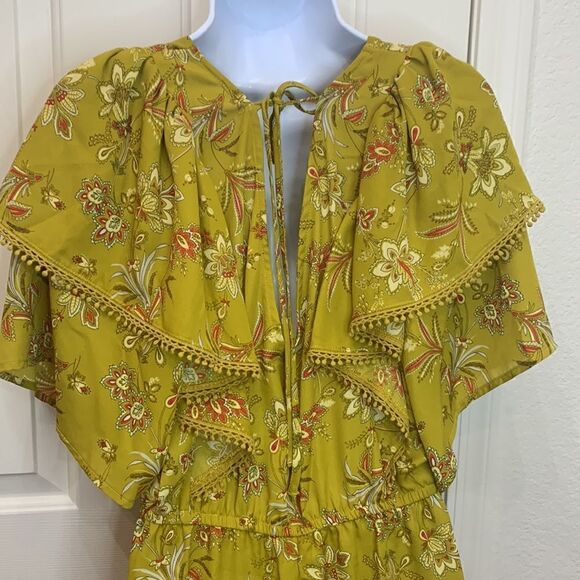 C & V Chelsea & Violet Size Medium Square Neck Green Red Shorts Tue Back Romper - Picture 9 of 12